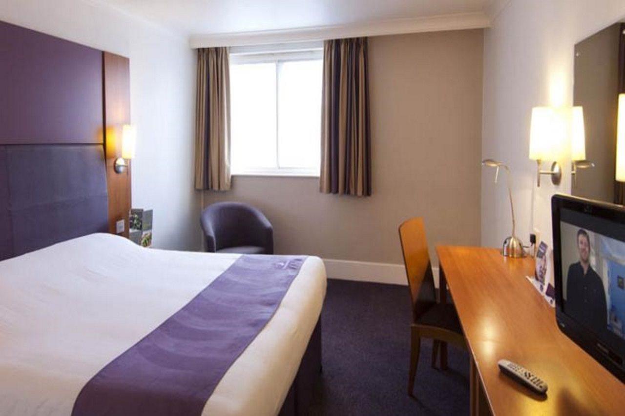 Premier Inn Portsmouth North Harbour Exterior photo