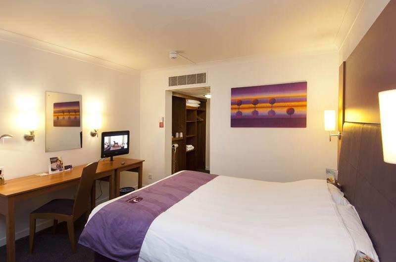 Premier Inn Portsmouth North Harbour Exterior photo